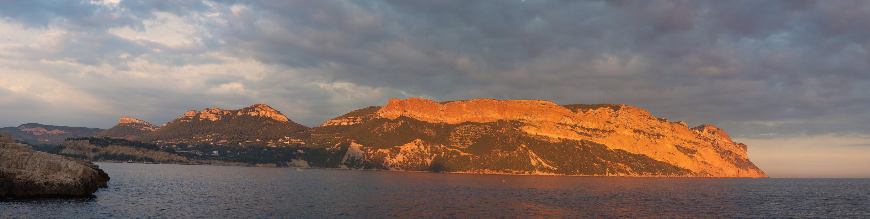 Provence_Pano33small.jpg - Stitched Panorama