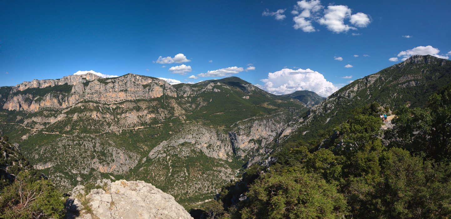 Provence_Pano8_small.jpg - Stitched Panorama